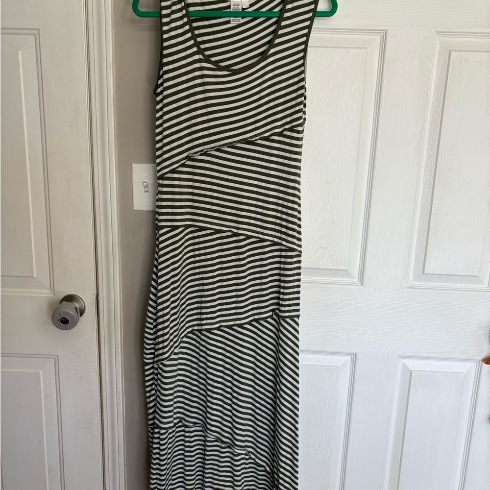 Max Studio Black and White Striped Maxi Dress